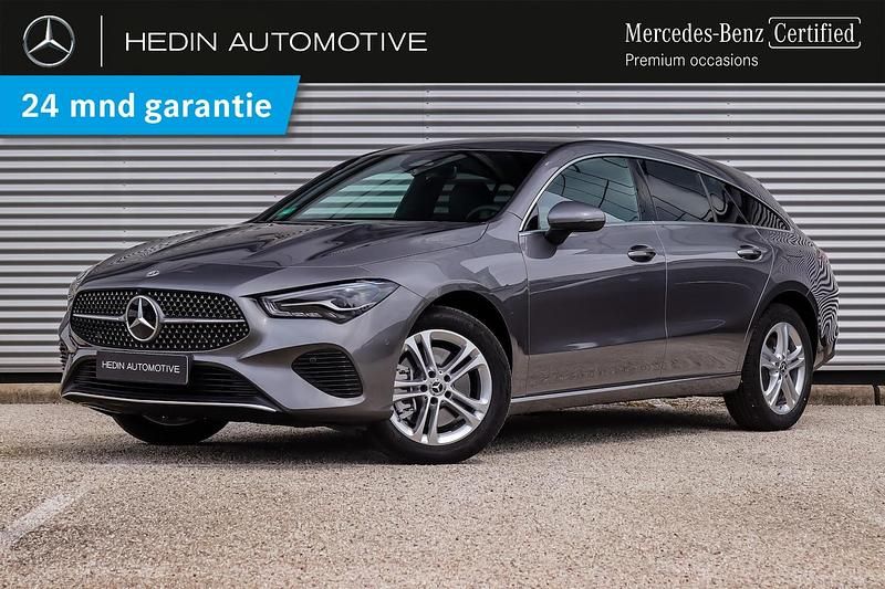 Grijs Gebruikt 2024 Mercedes CLA250e Business Sedan | € 35.900 (Goede deal) - Afbeelding 1/4