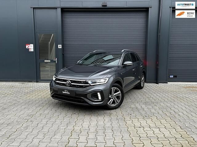 Grijs Gebruikt 2023 VW T-Roc Business SUV | € 28.950 (Iets duurder) - Afbeelding 1/4