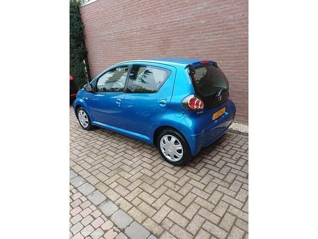 Blauw Gebruikt 2010 Toyota Aygo Cool Hatchback | € 2.350 (Eerlijke prijs) - Afbeelding 1/4
