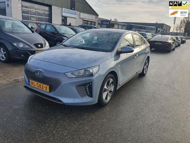 Grijs Gebruikt 2018 Hyundai Ioniq Comfort Sedan | € 8.500 (Eerlijke prijs) - Afbeelding 1/4