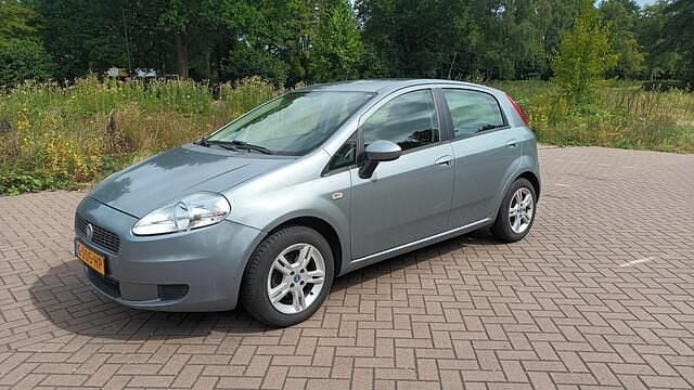 Grijs Gebruikt 2008 Fiat Grande Punto Hatchback | € 1.499 (Goede deal) - Afbeelding 1/3