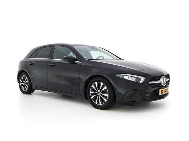 Zwart Gebruikt 2020 Mercedes A160 Business Hatchback | € 16.445 (Eerlijke prijs) - Afbeelding 1/4