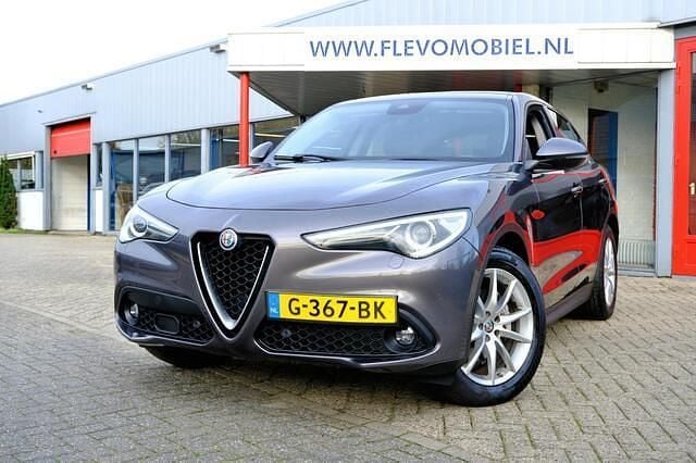 Grijs (metallic) Gebruikt 2019 Alfa Romeo Stelvio Super SUV | € 26.950 (Super prijs) - Afbeelding 1/4