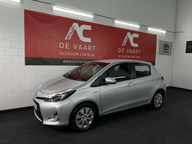 Occasion Toyota Yaris 75 PK (55 kW) 2013 Grijs Hatchback