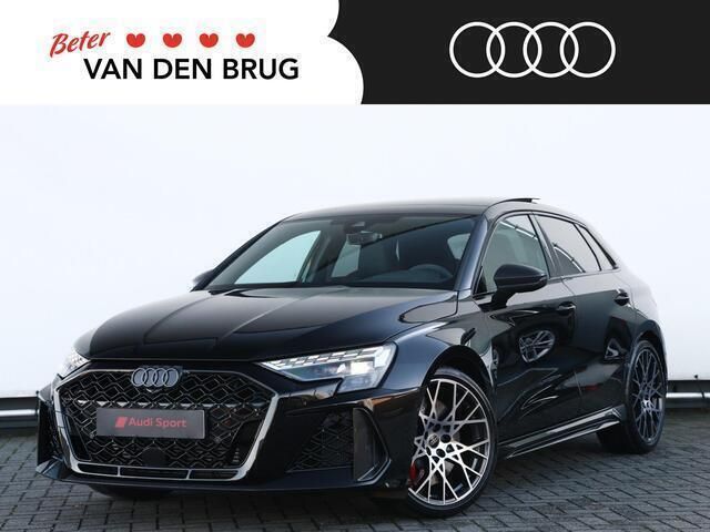 Zwart, metallic lak Nieuw 2025 Audi RS3 Sportback Comfort Hatchback | € 128.350 (Goede deal) - Afbeelding 1/4