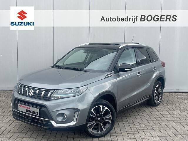 Grijs Gebruikt 2021 Suzuki Vitara Style SUV | € 21.840 (Eerlijke prijs) - Afbeelding 1/4