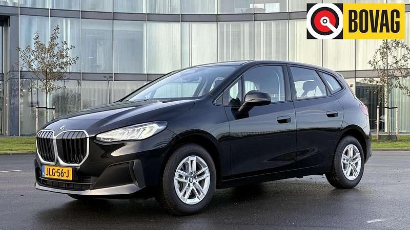 Zwart Gebruikt 2024 BMW 218 Active Tourer Shadowline MPV | € 38.880 (Duur) - Afbeelding 1/4