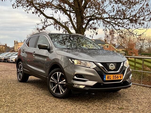 Grijs Gebruikt 2018 Nissan Qashqai N-Connecta SUV | € 13.975 (Goede deal) - Afbeelding 1/4