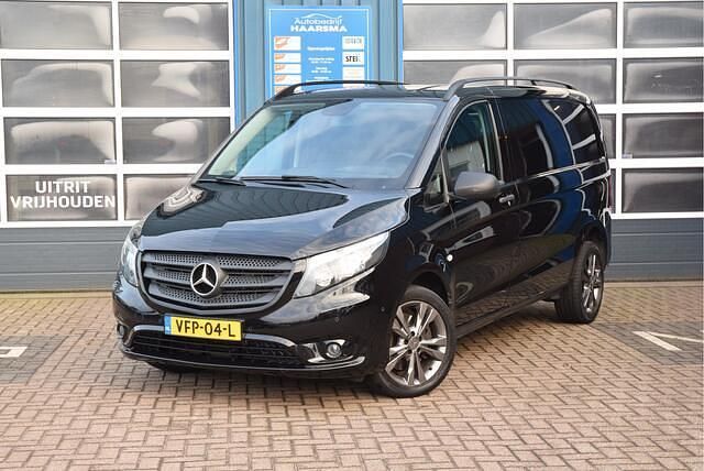 Zwart (metallic) Occasion 2020 Mercedes Vito Van | € 23.325 (Eerlijke prijs) - Afbeelding 1/4