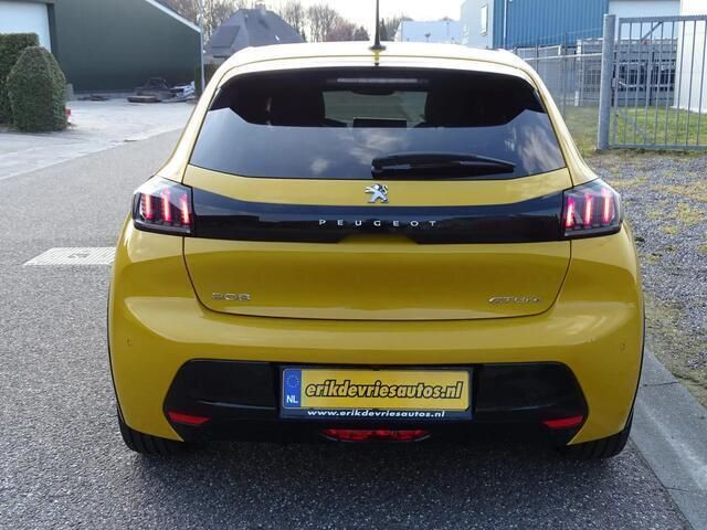 Occasion Peugeot e-208 GT-line 136 kW (185 PK) 2020 Geel Hatchback