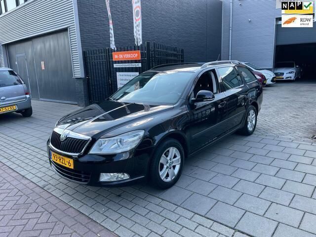 Zwart, metallic lak Gebruikt 2011 Skoda Octavia Business Line Stationwagen | € 3.999 (Goede deal) - Afbeelding 1/4