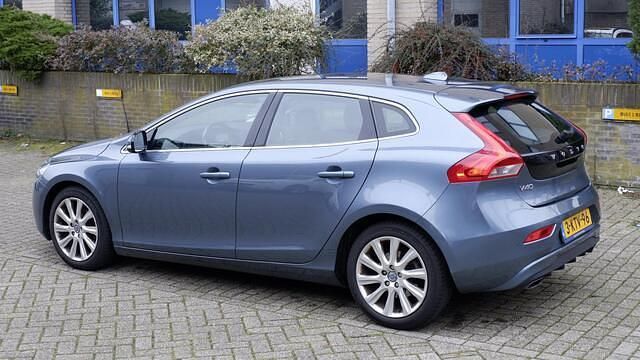 Occasion Volvo V40 Momentum 114 PK (83 kW) 2013 Blauw (metallic) Hatchback