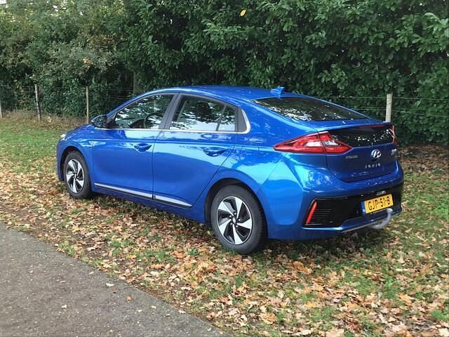 Occasion Hyundai Ioniq Comfort 140 PK (102 kW) 2016 Blauw Hatchback