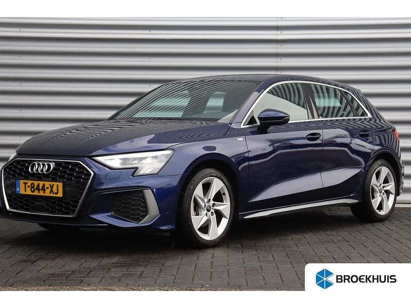 Blauw Gebruikt 2023 Audi A3 Sportback S-Line Hatchback | € 26.400 (Goede deal) - Afbeelding 1/1