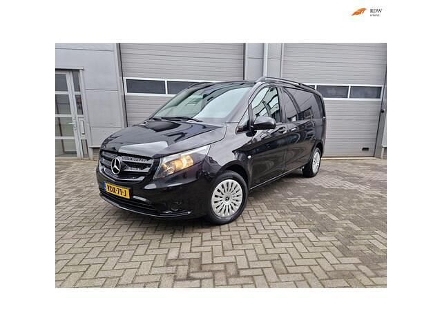 Zwart Gebruikt 2018 Mercedes Vito MPV | € 20.995 (Eerlijke prijs) - Afbeelding 1/4