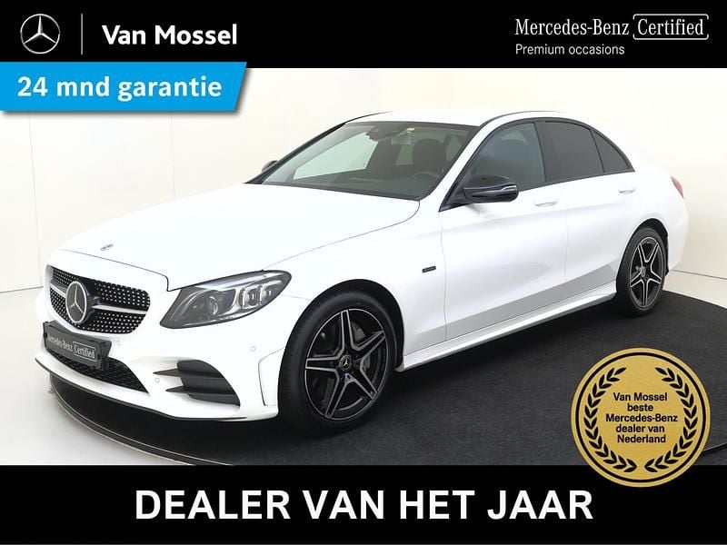 Wit Occasion 2020 Mercedes C300e Night Sedan | € 32.945 (Eerlijke prijs) - Afbeelding 1/4