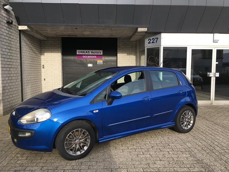 Blauw Gebruikt 2010 Fiat Punto Dynamic Hatchback | € 1.999 (Eerlijke prijs) - Afbeelding 1/4