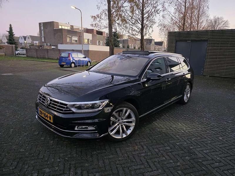 Zwart Occasion 2019 VW Passat Highline Stationwagen | € 19.250 (Eerlijke prijs) - Afbeelding 1/4