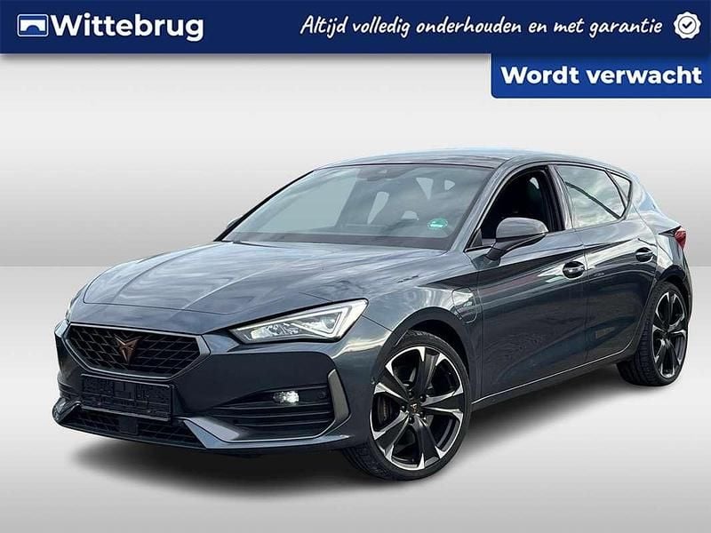 Grijs Gebruikt 2022 Cupra Leon VZ Hatchback | € 27.950 (Eerlijke prijs) - Afbeelding 1/1