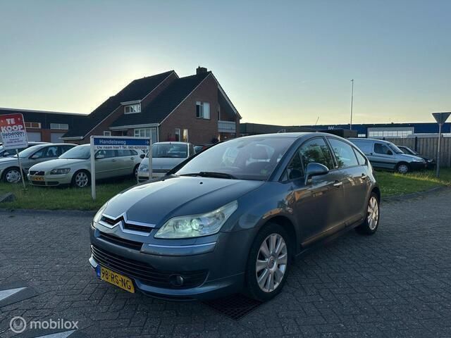 Grijs Gebruikt 2005 Citroën C4 Exclusive Hatchback | € 1.675 (Eerlijke prijs) - Afbeelding 1/4