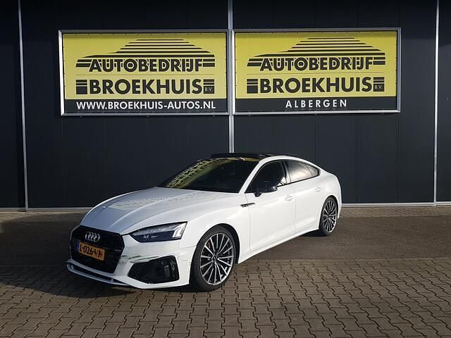 Wit Gebruikt 2021 Audi A5 Sportback Competition Hatchback | € 21.400 - Afbeelding 1/3