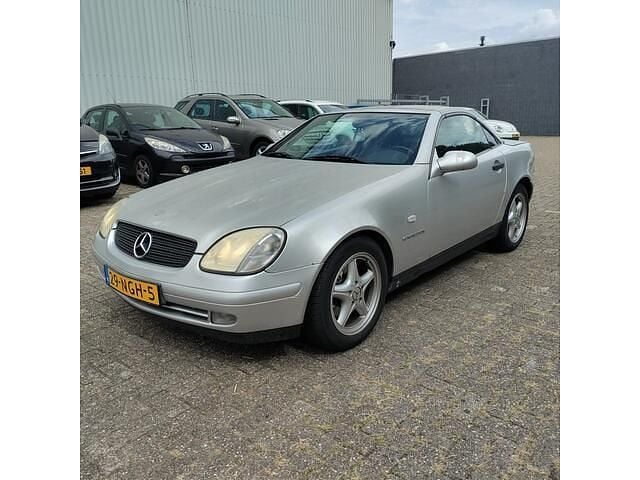 Grijs Gebruikt 2001 Mercedes SLK230 Cabriolet | € 1.250 - Afbeelding 1/4