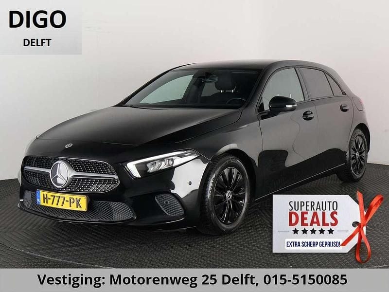Zwart Gebruikt 2020 Mercedes A180 Business Hatchback | € 21.500 (Super prijs) - Afbeelding 1/3