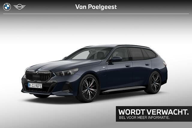 Zwart Gebruikt 2024 BMW 530e Comfort Edition Stationwagen | € 62.900 - Afbeelding 1/2