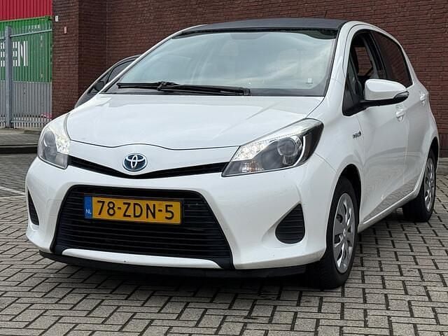 Occasion Toyota Yaris 75 PK (55 kW) 2012 Wit Hatchback