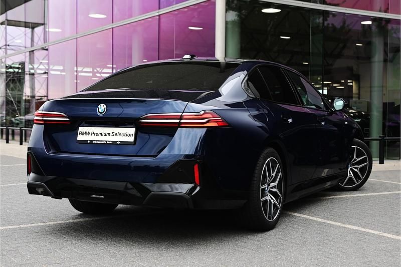 Occasion BMW 550e M Sport 489 PK (359 kW) 2025 Blauw Sedan