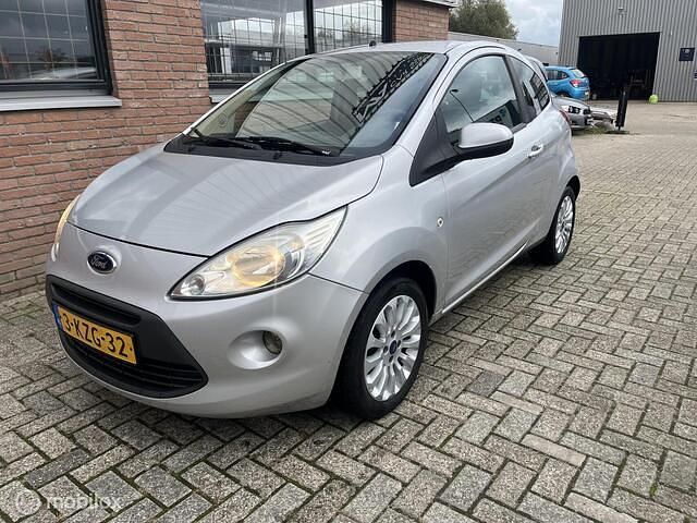 Grijs Gebruikt 2010 Ford Ka Limited Hatchback | € 2.750 (Eerlijke prijs) - Afbeelding 1/4