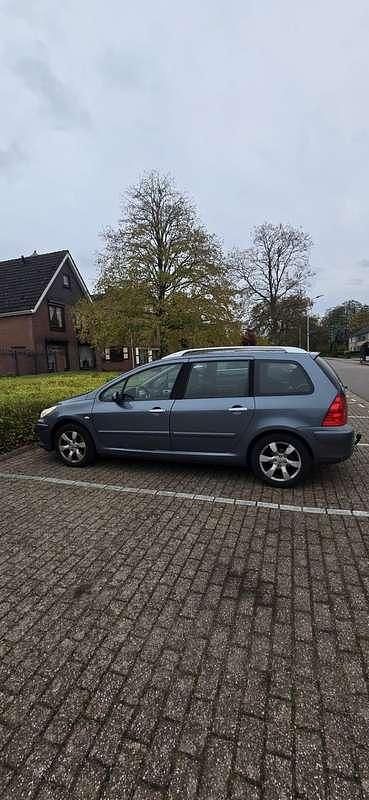 Grijs Gebruikt 2006 Peugeot 307 MPV | € 1.000 (Eerlijke prijs) - Afbeelding 1/4