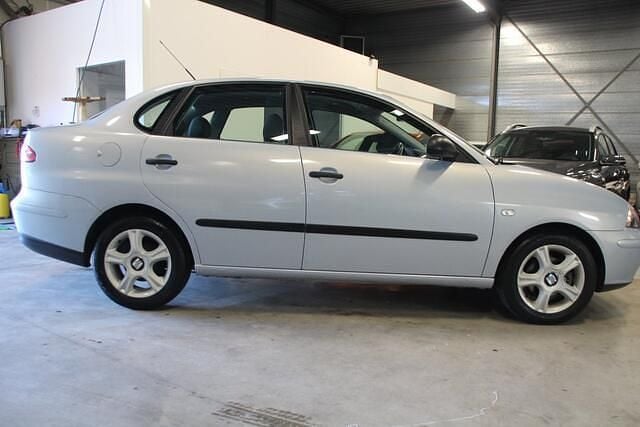 Occasion Seat Cordoba Stella 75 PK (55 kW) 2004 Blauw (metallic) Sedan