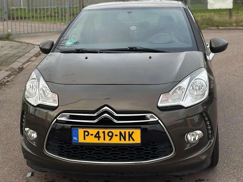 Bruin Occasion 2013 Citroën DS3 Chic Hatchback | € 3.750 (Goede deal) - Afbeelding 1/4