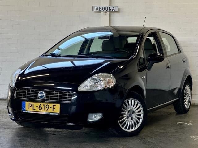 Zwart Gebruikt 2006 Fiat Grande Punto Hatchback | € 2.750 (Eerlijke prijs) - Afbeelding 1/4