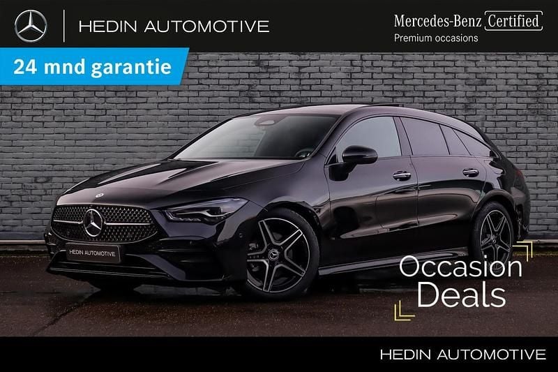 Zwart Occasion 2024 Mercedes CLA180 AMG line Sedan | € 39.900 (Eerlijke prijs) - Afbeelding 1/3