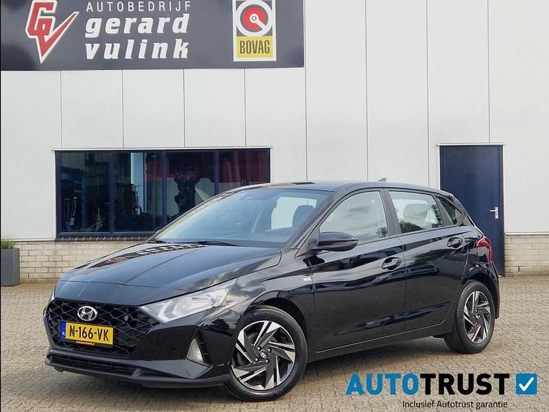 Zwart Gebruikt 2022 Hyundai i20 Comfort Hatchback | € 15.880 (Iets duurder) - Afbeelding 1/4