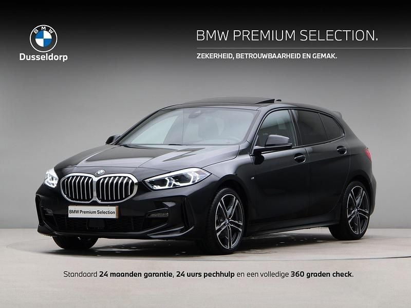 Zwart Gebruikt 2024 BMW 118 Executive Hatchback | € 34.950 (Goede deal) - Afbeelding 1/4