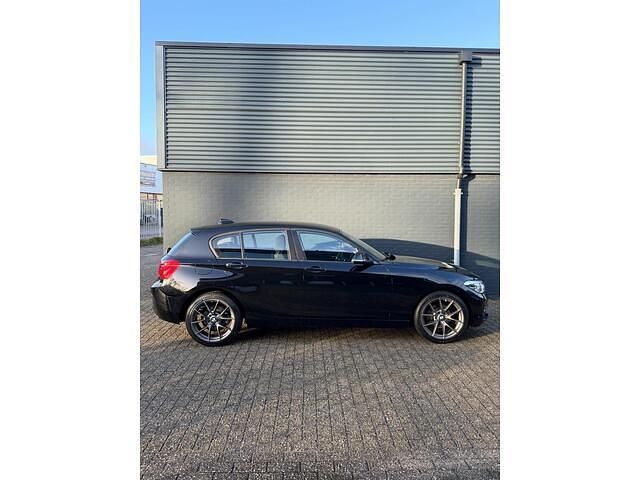Occasion BMW 118 Executive 136 PK (100 kW) 2018 Zwart Hatchback