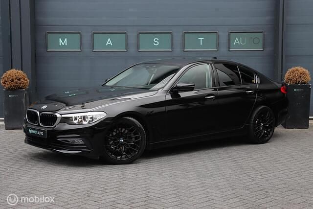 Zwart Gebruikt 2017 BMW 520 Executive Sedan | € 23.740 (Super prijs) - Afbeelding 1/4
