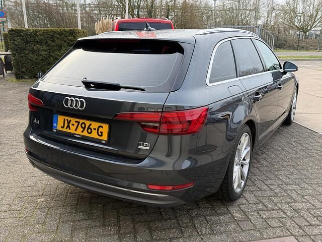 Occasion Audi A4 Sport 150 PK (110 kW) 2016 Grijs (metallic) Stationwagen