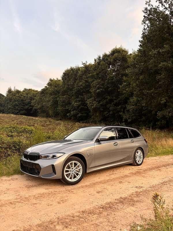 Gebruikt 2022 BMW 330e M Sport Stationwagen | € 34.450 (Goede deal) - Afbeelding 1/4
