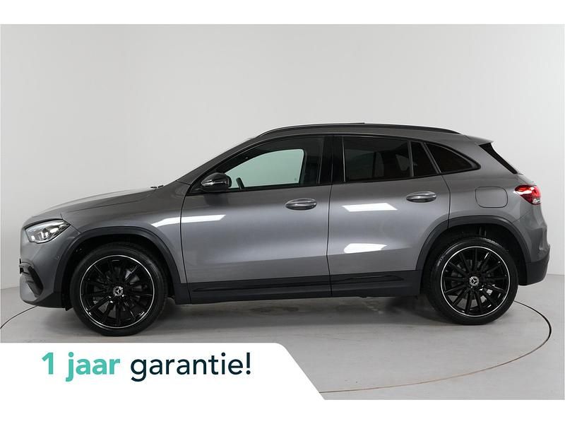 Grijs Occasion 2023 Mercedes GLA250 AMG line SUV | € 40.900 (Eerlijke prijs) - Afbeelding 1/4