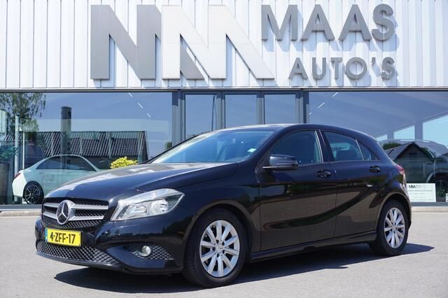 Zwart Gebruikt 2015 Mercedes A180 Hatchback | € 12.450 (Goede deal) - Afbeelding 1/4