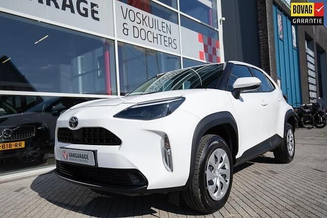 Wit Gebruikt 2024 Toyota Yaris Cross SUV | € 27.850 (Eerlijke prijs) - Afbeelding 1/4