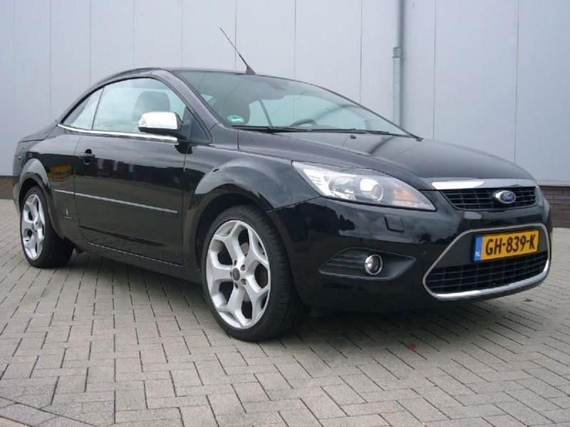 Zwart (metallic) Gebruikt 2008 Ford Focus Cabriolet Titanium Cabriolet | € 8.995 - Afbeelding 1/4