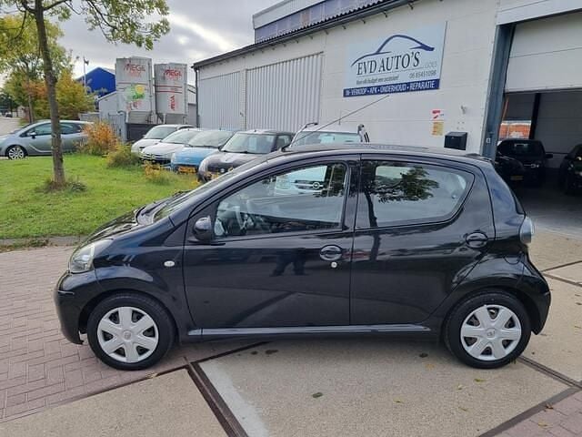 Occasion Toyota Aygo Comfort 68 PK (50 kW) 2010 Zwart Hatchback