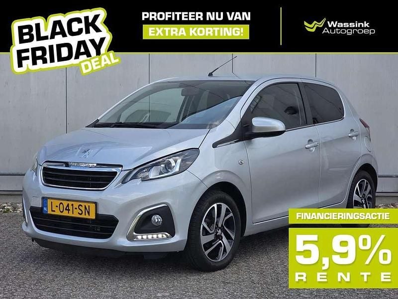 Grijs (metallic) Gebruikt 2021 Peugeot 108 Allure Hatchback | € 9.999 (Eerlijke prijs) - Afbeelding 1/3