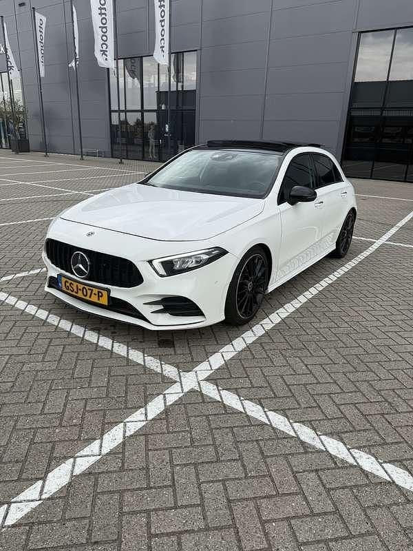 Wit Gebruikt 2018 Mercedes A200 AMG Stationwagen | € 23.500 (Eerlijke prijs) - Afbeelding 1/4
