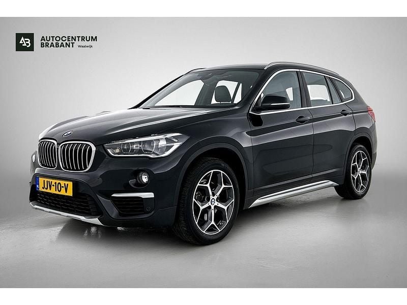 Zwart Gebruikt 2019 BMW X1 Executive SUV | € 22.945 (Goede deal) - Afbeelding 1/4